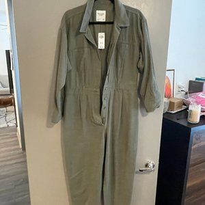 NWT Abercrombie Long-Sleeve Utility Jumpsuit